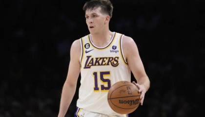 博鱼体育官网-还能爆发吗？上赛季詹姆斯缺阵期间里夫斯多项数据暴涨