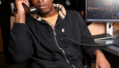 为了慈善！阿奴诺比现身曼哈顿大厦为慈善活动筹集善款