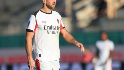 AC米兰新援菲尔克鲁格脚趾骨折，将缺阵数周|转会|意大利|米兰伤情|科莫|莱切_新浪体育_新浪新闻