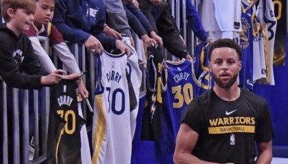 库里：我尽量在一切结束之前，充分利用每一刻